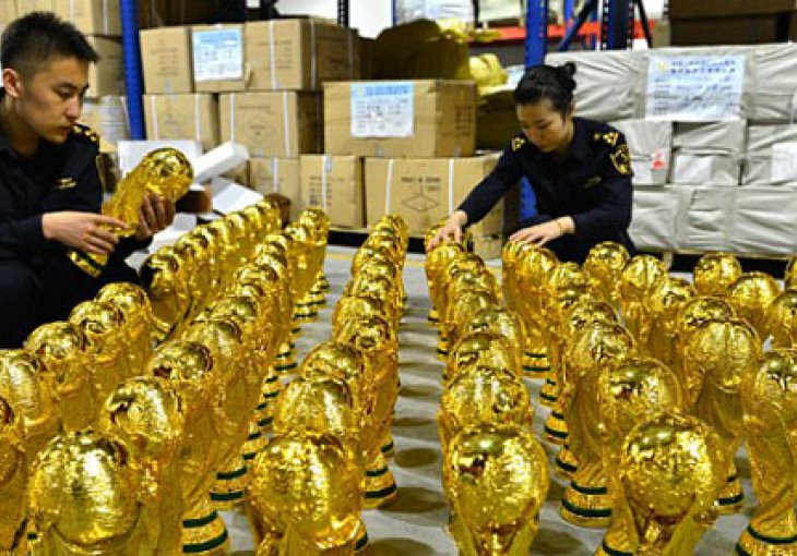 U Kini zaplijenjeno 1.020 lažnih pehara Svjetskog prvenstva