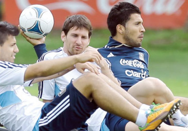 Sjajna statistika Argentine: Može li Džeko prekinuti ovaj niz?