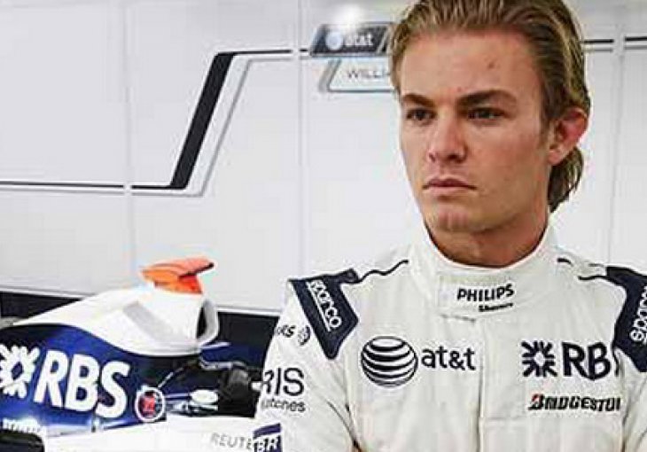 Mercedes kaznio Rosberga