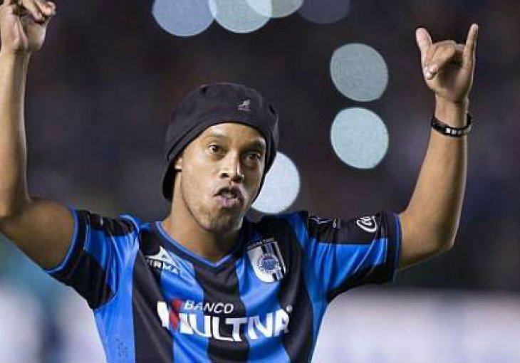 Ronaldinho očarao publiku ovim potezom na utakmici