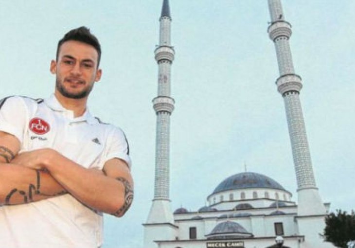 Fudbaler Nürnberga sreću pronašao u islamu: Padanje ničice Bogu je neopisivo