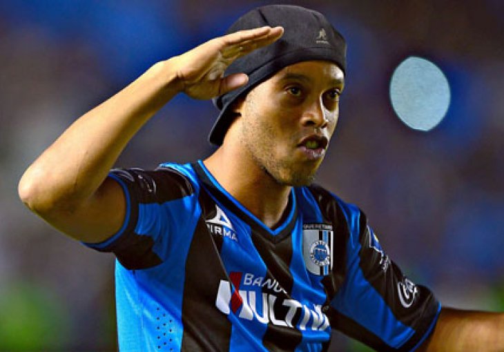 Ronaldinho od ljeta igra u Angoli