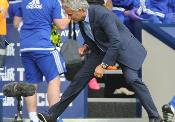 Nećete vjerovati u kome je krivca našao Mourinho za loš start!
